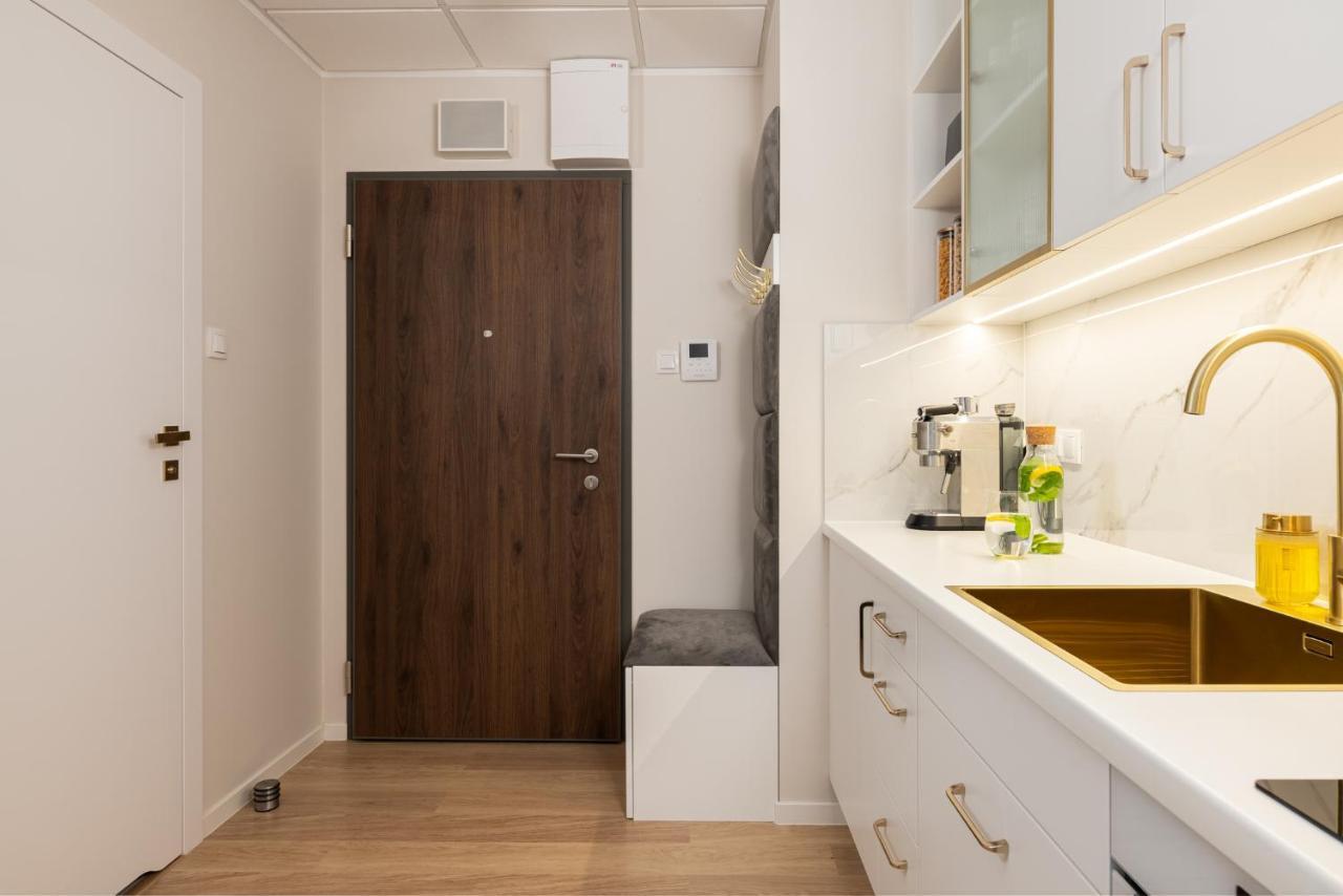 Luxury Design Apartments - Warsaw Tower Bliska Wola Екстер'єр фото